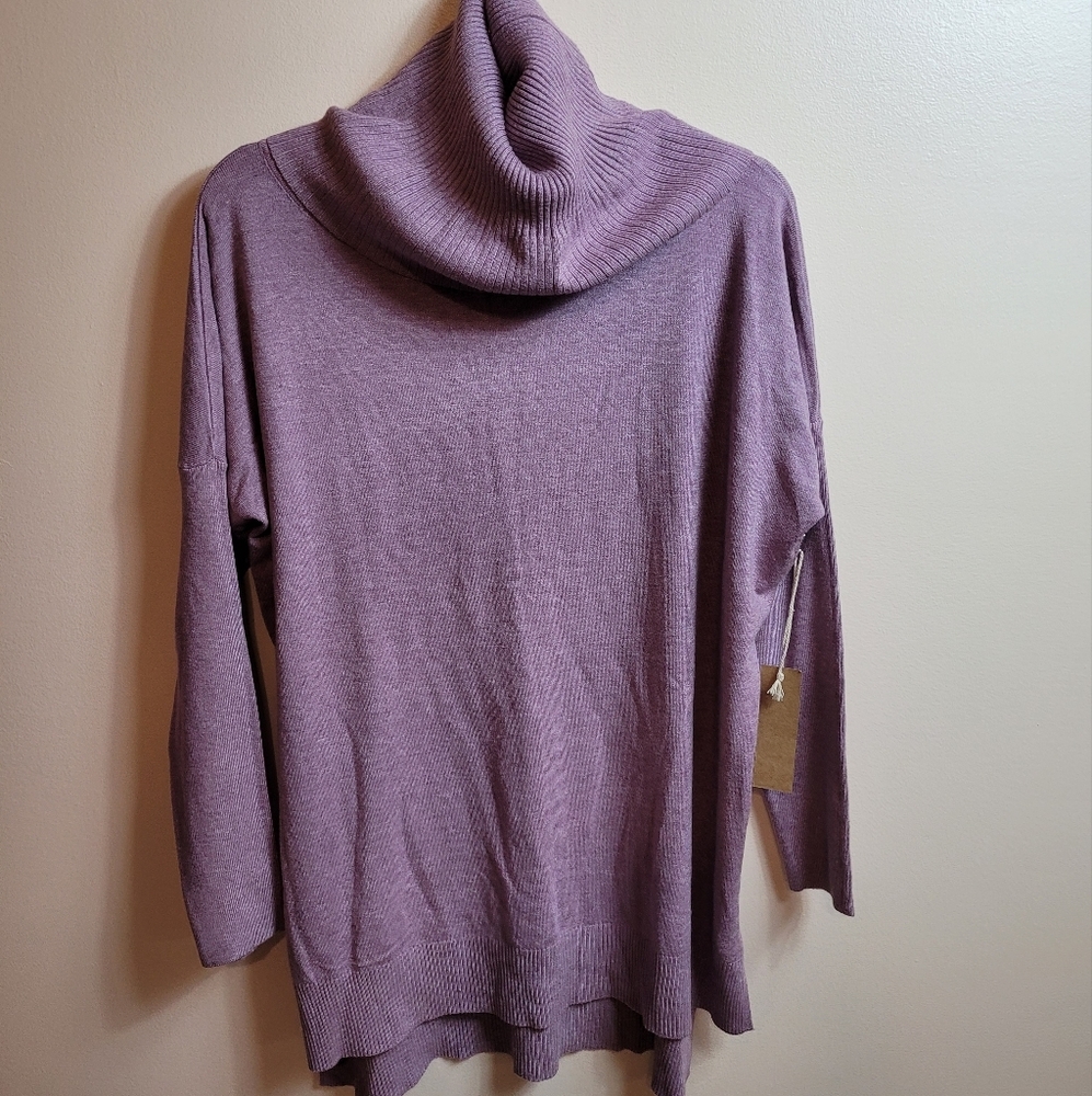DREAMERS BY DEBUT Women's lilac Oversized Turtle Neck Pullover Sweater SZ m/l